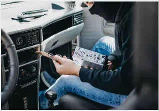 ¿Qué es un robo de objeto de o desde un vehículo y cómo prevenirlo?