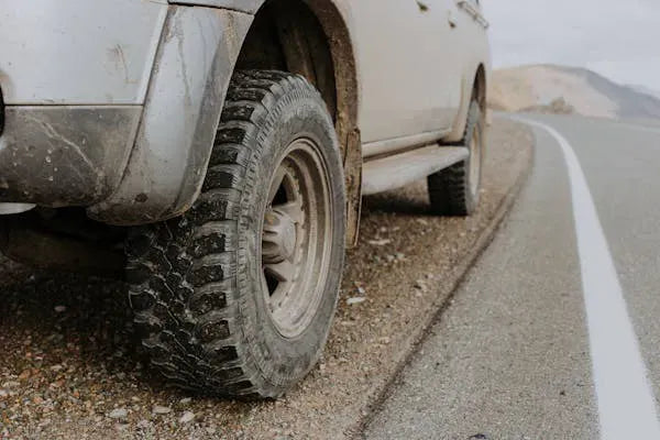 ¿Qué elementos de su vehículo debe usted mantener limpios para evitar accidentes?