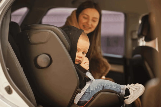 ¿Cómo elegir una silla para niños en automóviles?